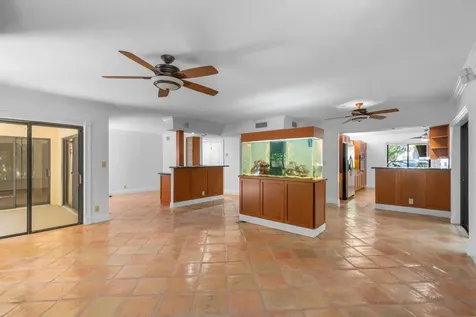 16 Via Lago Boynton Beach FL 33435