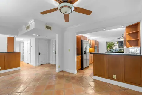 16 Via Lago Boynton Beach FL 33435
