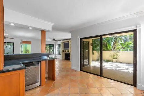 16 Via Lago Boynton Beach FL 33435