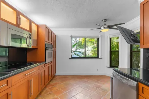 16 Via Lago Boynton Beach FL 33435