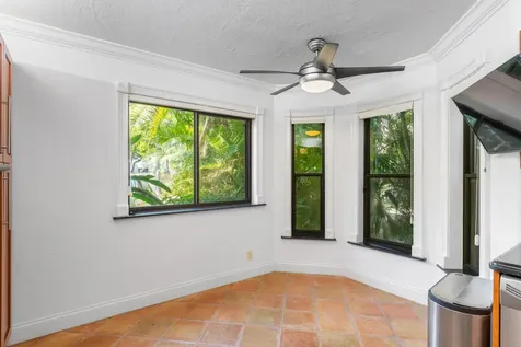 16 Via Lago Boynton Beach FL 33435