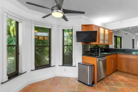 16 Via Lago Boynton Beach FL 33435