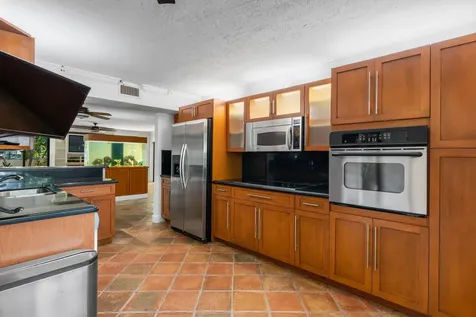 16 Via Lago Boynton Beach FL 33435