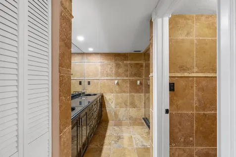 16 Via Lago Boynton Beach FL 33435