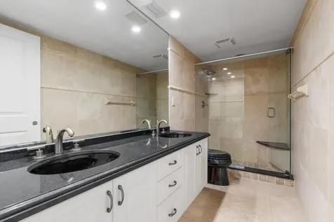16 Via Lago Boynton Beach FL 33435