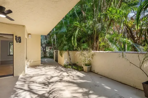 16 Via Lago Boynton Beach FL 33435