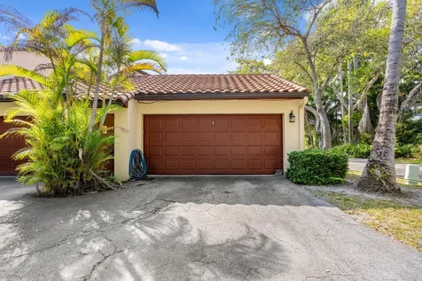 16 Via Lago Boynton Beach FL 33435