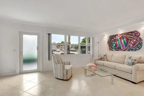 1072 Yarmouth D Boca Raton FL 33434