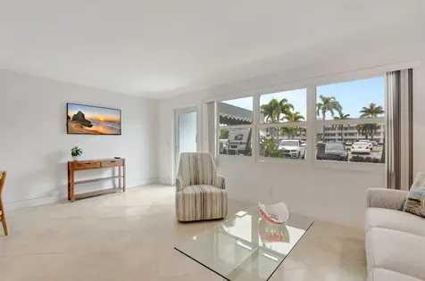 1072 Yarmouth D Boca Raton FL 33434