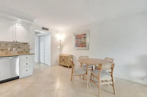 1072 Yarmouth D Boca Raton FL 33434