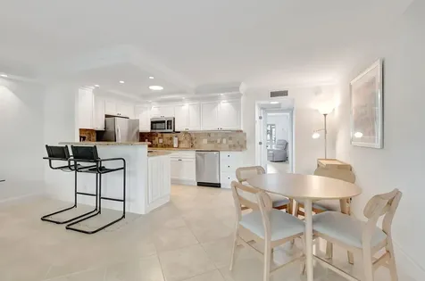1072 Yarmouth D Boca Raton FL 33434
