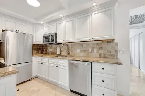 1072 Yarmouth D Boca Raton FL 33434