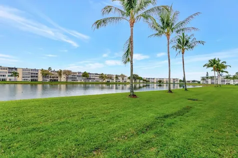 1072 Yarmouth D Boca Raton FL 33434