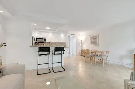 1072 Yarmouth D Boca Raton FL 33434