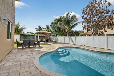 1583 Sw 186th Terrace Pembroke Pines FL 33029