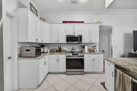 146 Fernwood Crescent Royal Palm Beach FL 33411