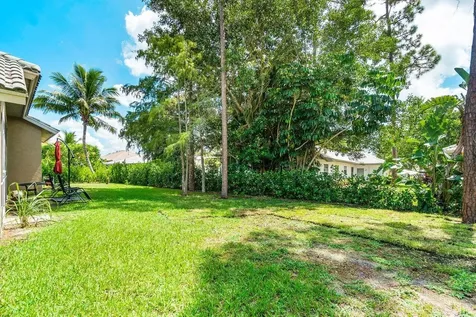 146 Fernwood Crescent Royal Palm Beach FL 33411