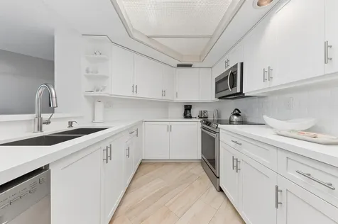 100 Se 5th Avenue Boca Raton FL 33432