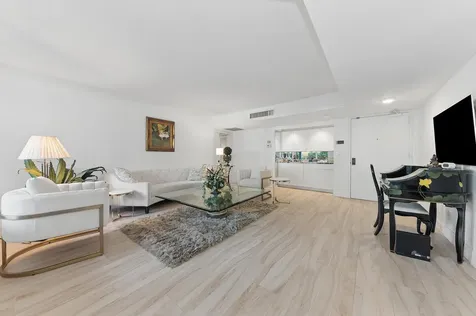 100 Se 5th Avenue Boca Raton FL 33432