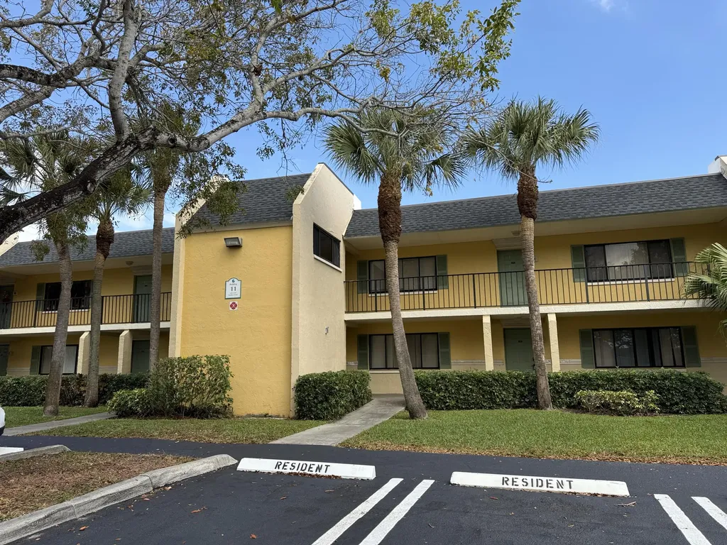 1106 Meadows Circle Boynton Beach FL 33436