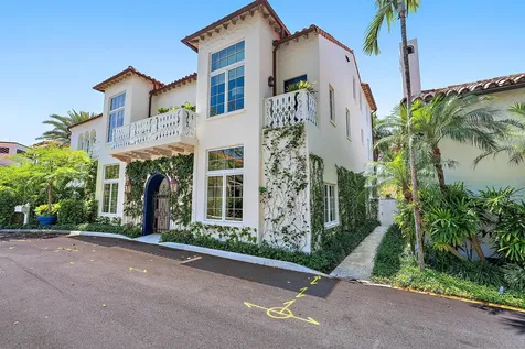 236 Phipps Plaza Palm Beach FL 33480
