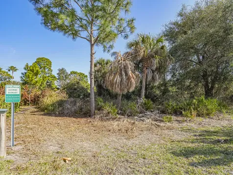 4528 56th Lane Vero Beach FL 32967