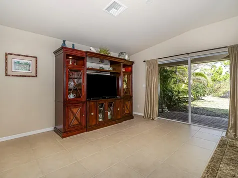 4528 56th Lane Vero Beach FL 32967