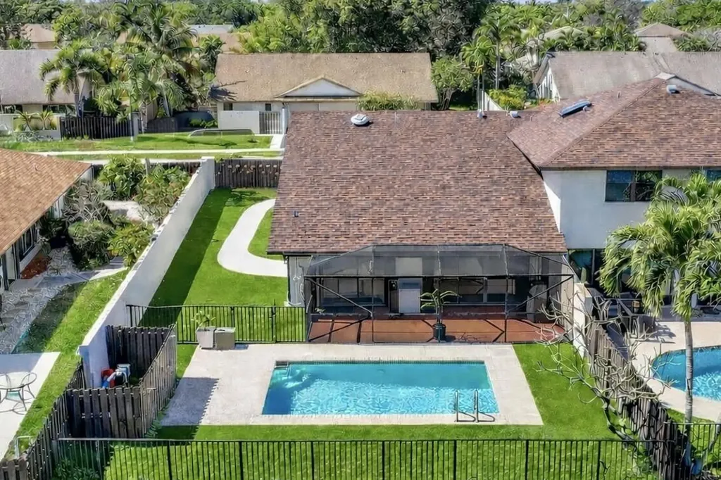 293 Sw 28th Avenue Delray Beach FL 33445