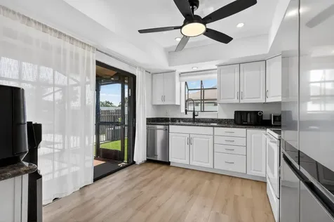 293 Sw 28th Avenue Delray Beach FL 33445