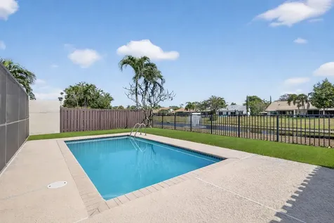 293 Sw 28th Avenue Delray Beach FL 33445