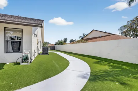 293 Sw 28th Avenue Delray Beach FL 33445