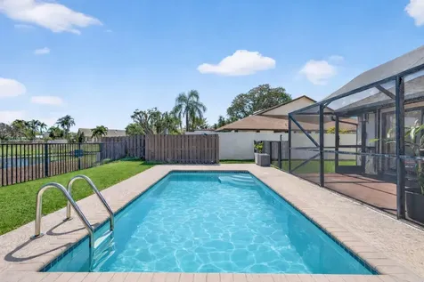 293 Sw 28th Avenue Delray Beach FL 33445