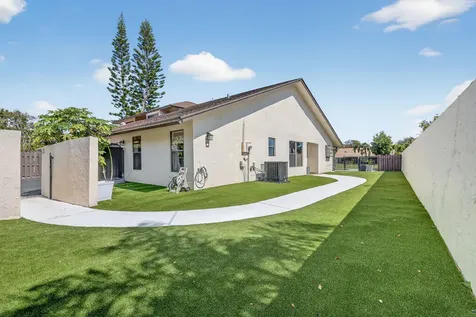 293 Sw 28th Avenue Delray Beach FL 33445