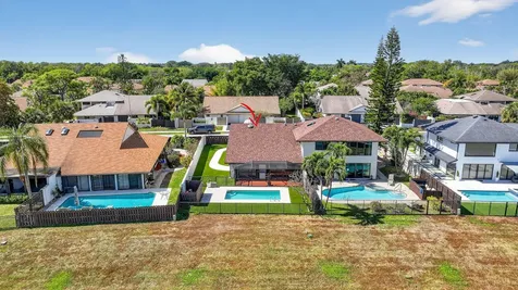 293 Sw 28th Avenue Delray Beach FL 33445