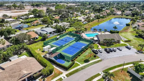 293 Sw 28th Avenue Delray Beach FL 33445
