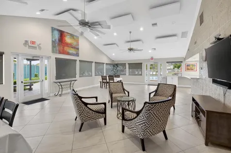 293 Sw 28th Avenue Delray Beach FL 33445