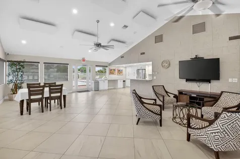 293 Sw 28th Avenue Delray Beach FL 33445