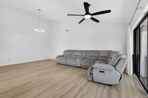 293 Sw 28th Avenue Delray Beach FL 33445