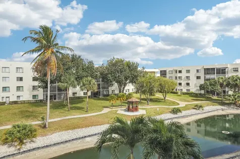 3178 Via Poinciana Lake Worth FL 33467