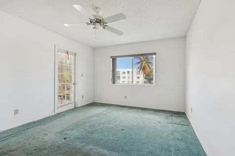 3178 Via Poinciana Lake Worth FL 33467