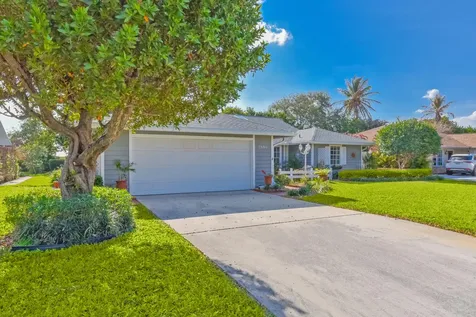 7886 Se Trenton Avenue Hobe Sound FL 33455