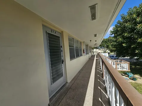 214 Easthampton West Palm Beach FL 33417