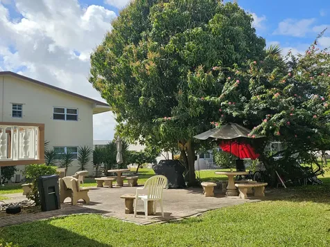214 Easthampton West Palm Beach FL 33417