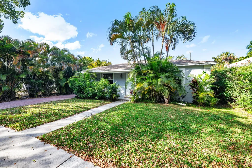 1013 Upland Road West Palm Beach FL 33401