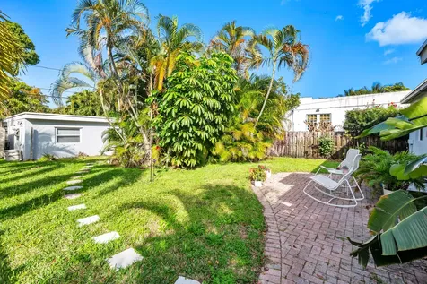 1013 Upland Road West Palm Beach FL 33401