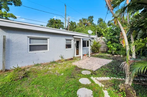 1013 Upland Road West Palm Beach FL 33401