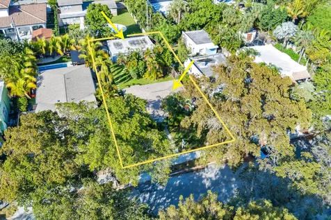 1013 Upland Road West Palm Beach FL 33401
