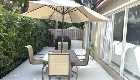 4274 Nw 1st Place Deerfield Beach FL 33442