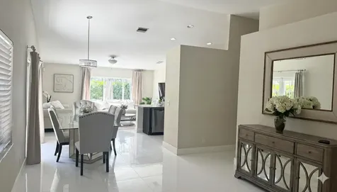 4274 Nw 1st Place Deerfield Beach FL 33442