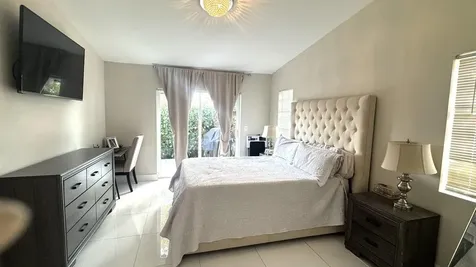 4274 Nw 1st Place Deerfield Beach FL 33442